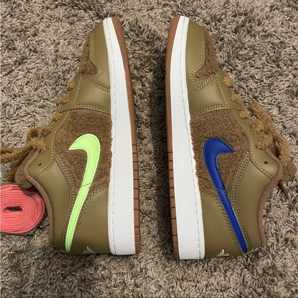 Air Jordan Low Teddy Style Sneakers - Picture 4 of 6